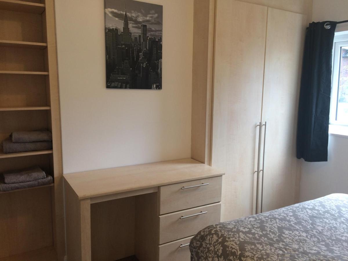 4 Bedroom House For Corporate Stays In קטרינג מראה חיצוני תמונה